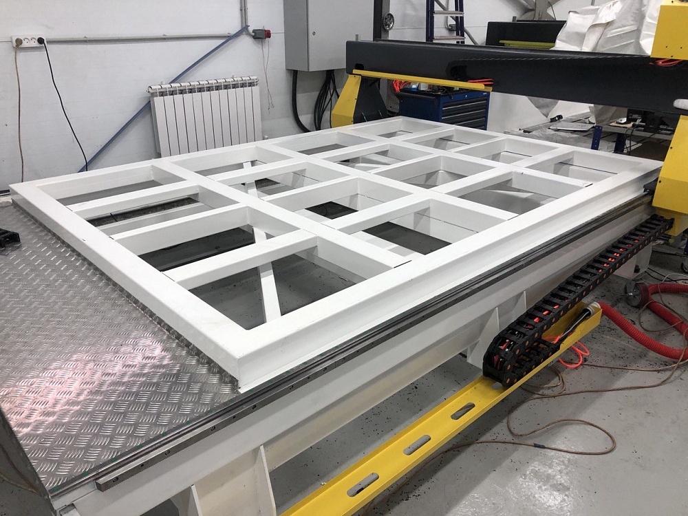Фрезерный станок Frezertec 2130, без стола (3.2 кВт)