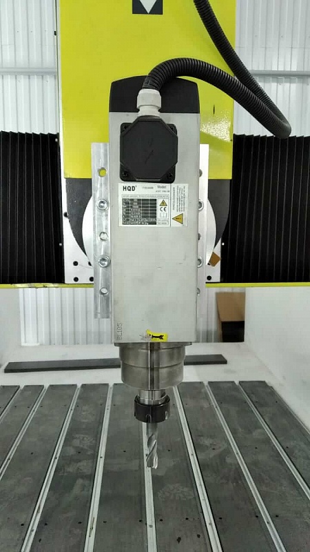 Фрезерный станок Frezertec 1740  4 осевой, Syntec (9 кВт)