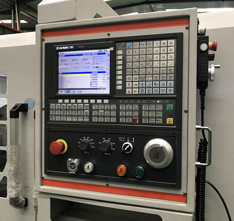 Токарно-винторезный станок с ЧПУ Орсон QK1313/РМЦ1000, GSK980TDI, над станиной 630 мм, двигатель 11 кВт, патрон отверстие 400 мм, 4 инструмента
