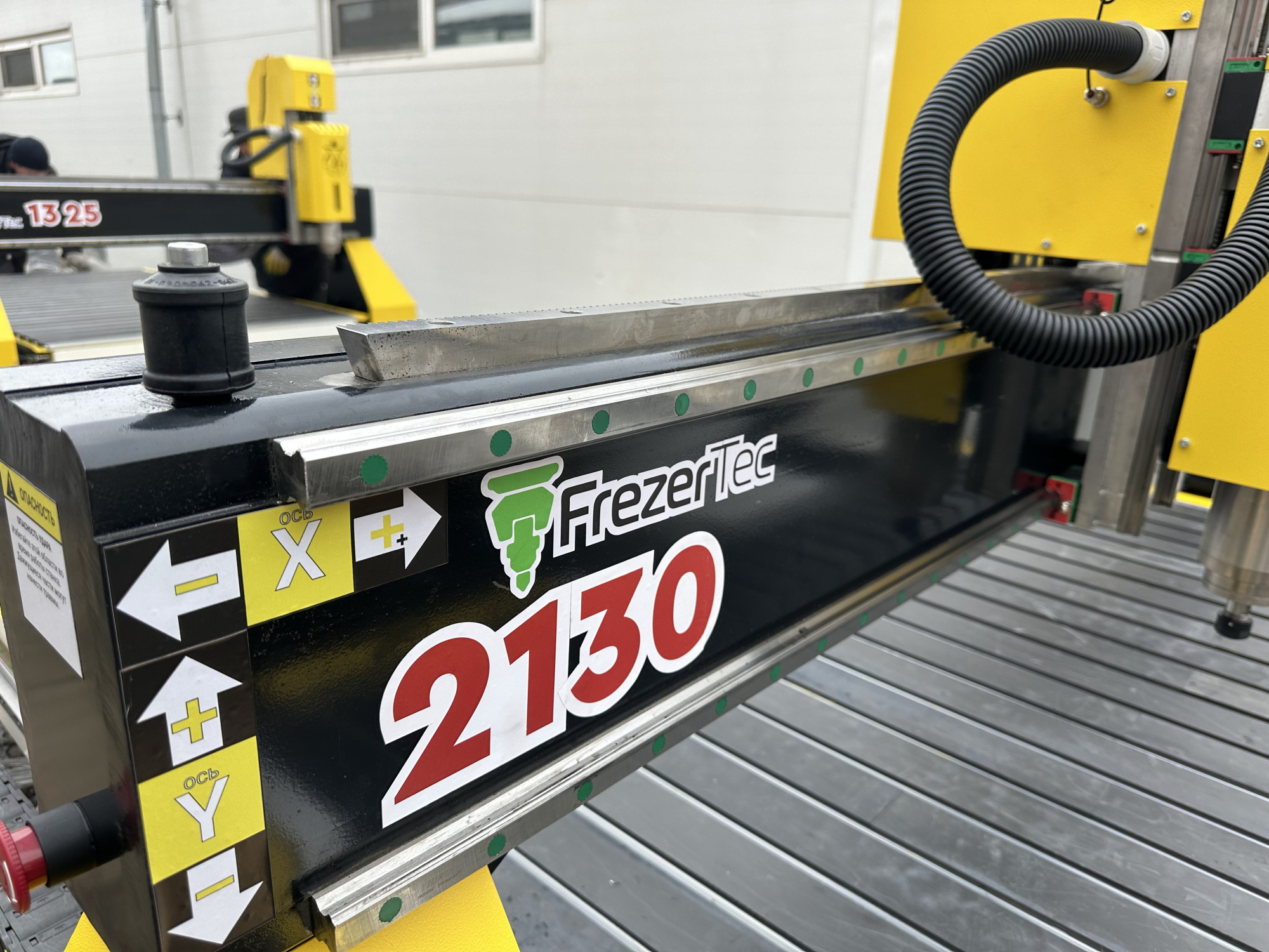 Фрезерный станок Frezertec 2130 с алюминиевым столом (3.2 кВт)