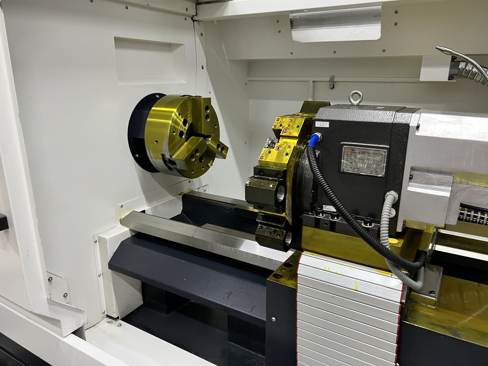 Токарный станок с ЧПУ Орсон 6150V/РМЦ1500 Fanuc 0I TF, расстояние между направляющими 400 мм, двигатель 7,5 кВт, гидр.патрон отверстие 80 мм, 6 инструмента