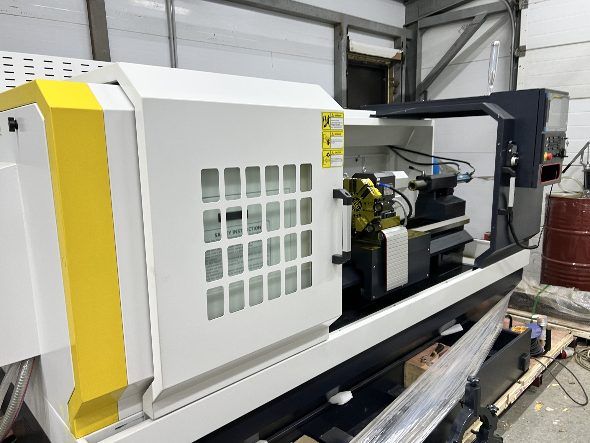 Токарный станок с ЧПУ Орсон 6150V/РМЦ1500 Fanuc 0I TF, расстояние между направляющими 400 мм, двигатель 7,5 кВт, гидр.патрон отверстие 80 мм, 6 инструмента