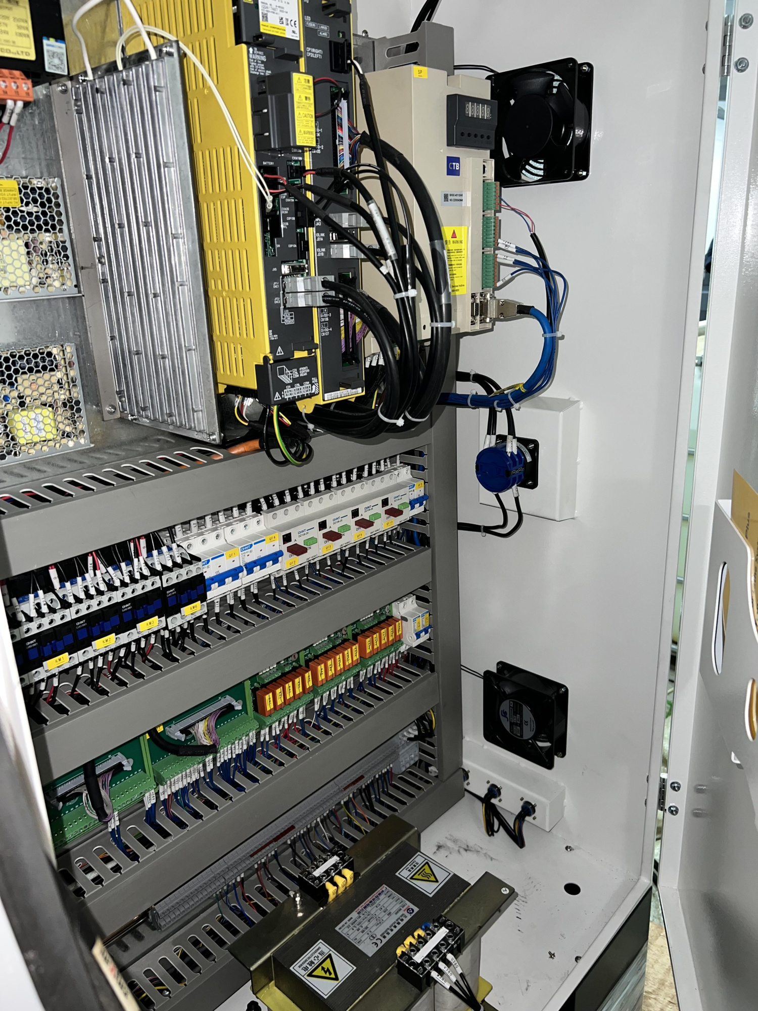 Токарный станок с ЧПУ Орсон 6150V/РМЦ1500 Fanuc 0I TF, расстояние между направляющими 400 мм, двигатель 7,5 кВт, гидр.патрон отверстие 80 мм, 6 инструмента